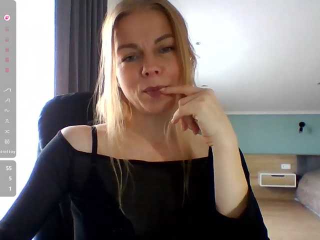 BlondaTina live cam preview