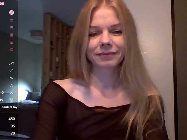 Tina45516 live cam on BongaCams