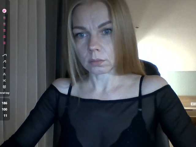 Tina45516 live cam on BongaCams