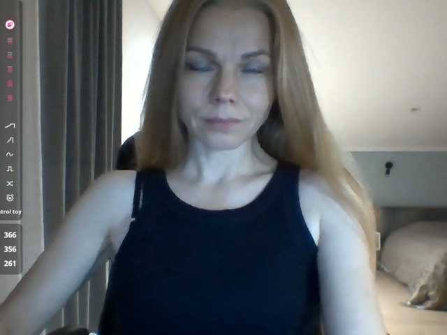 Tina45516 live cam on BongaCams