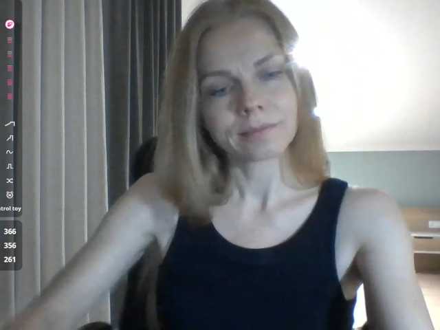 BlondaTina live cam preview