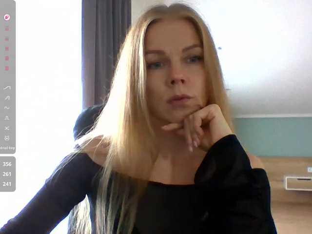 BlondaTina live cam preview