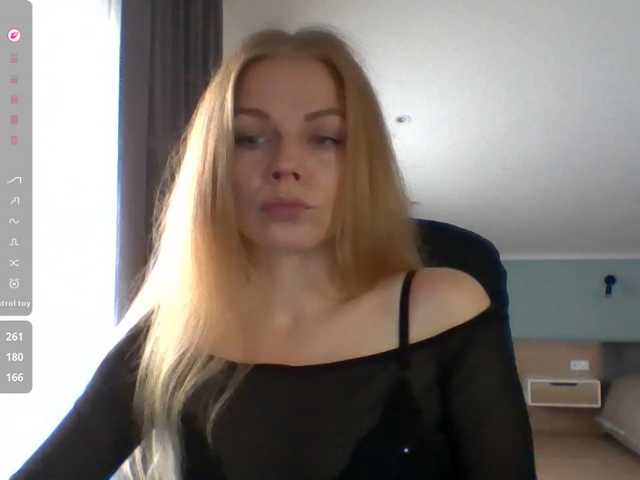 BlondaTina live cam preview