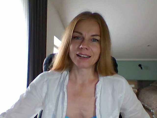 BlondaTina live webcam show