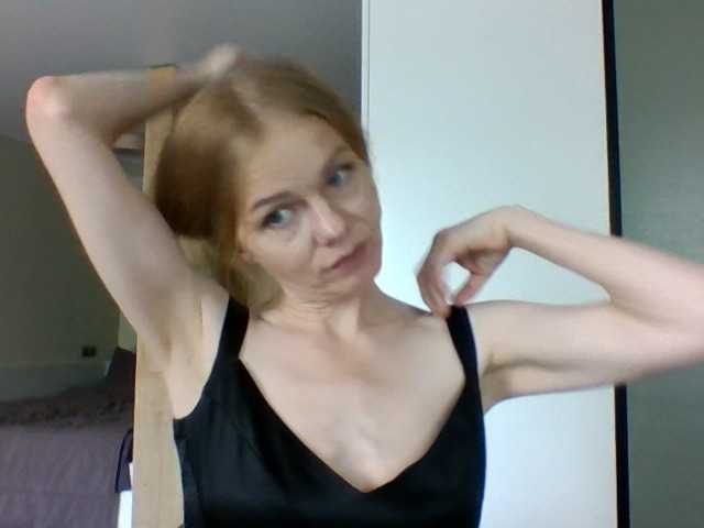 Tina45516 live cam on BongaCams
