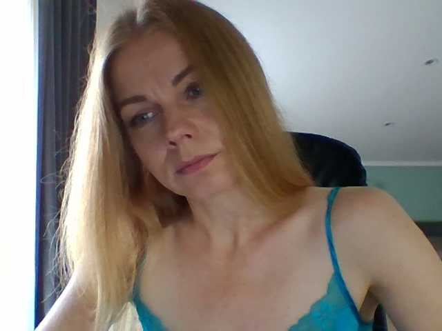 Tina45516 live cam on BongaCams