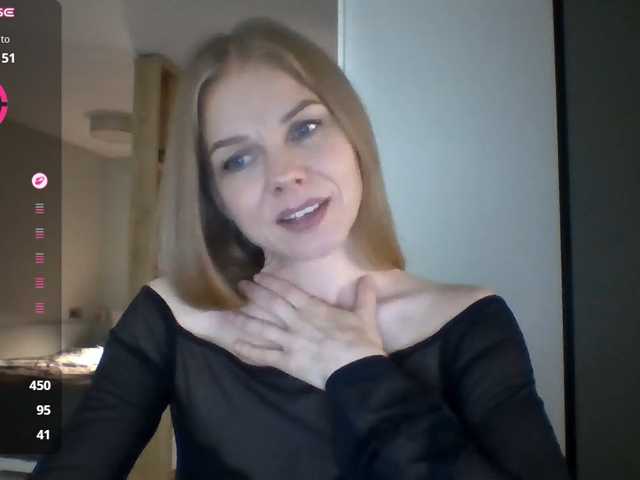 Tina45516 live cam on BongaCams
