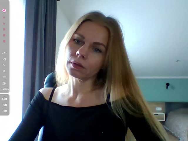 Tina45516 live cam on BongaCams