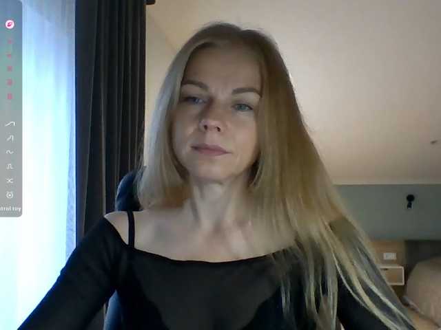 Tina45516 live cam on BongaCams