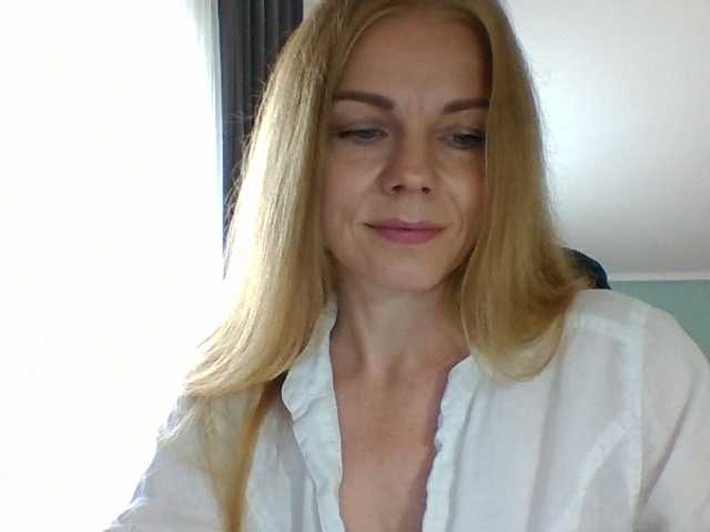 Tina45516 live cam on BongaCams