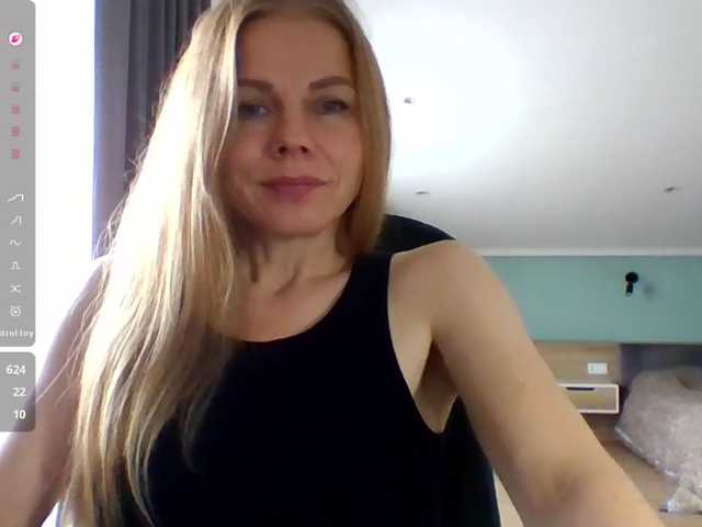 BlondaTina live cam preview