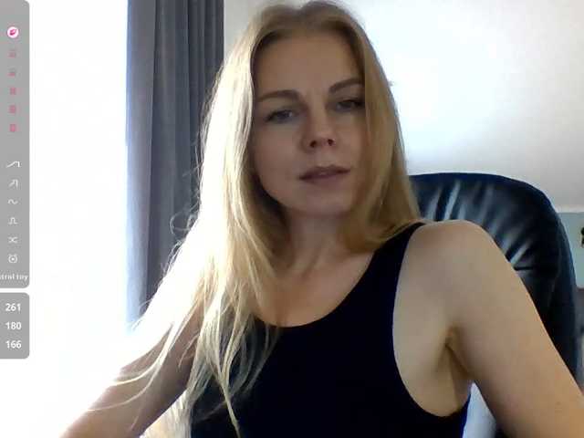 BlondaTina live cam preview