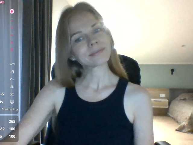BlondaTina live cam on BongaCams