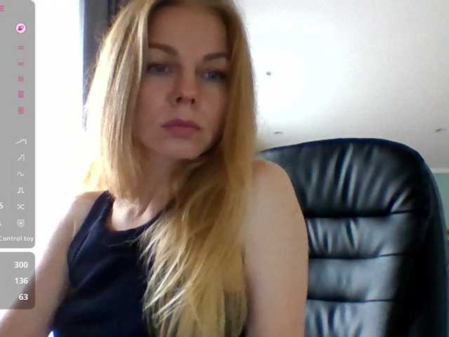 Tina45516 live cam on BongaCams
