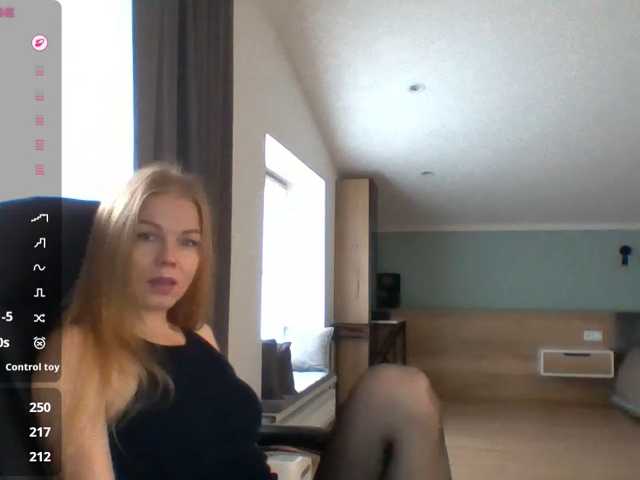 Tina45516 live cam on BongaCams
