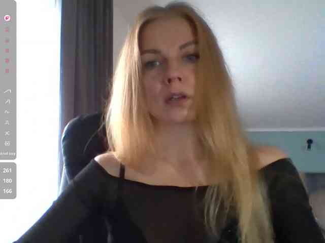 BlondaTina webcam