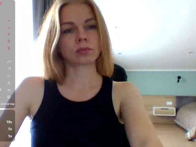 BlondaTina webcam