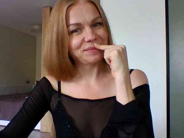 BlondaTina webcam