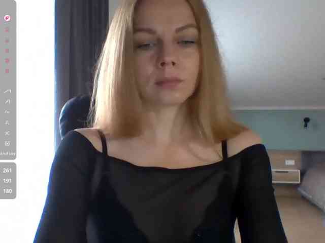 BlondaTina webcam