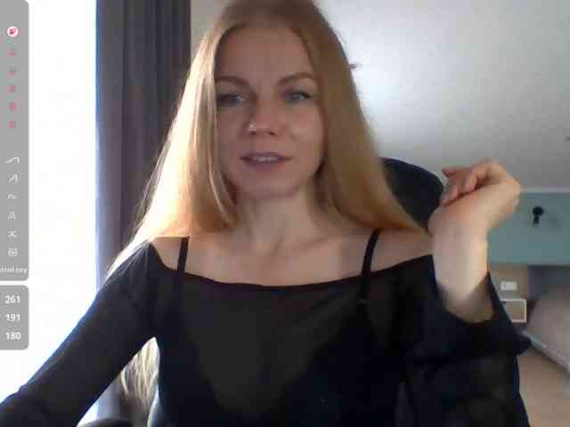 BlondaTina webcam