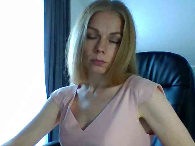 BlondaTina webcam