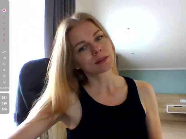 BlondaTina webcam