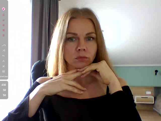 BlondaTina webcam