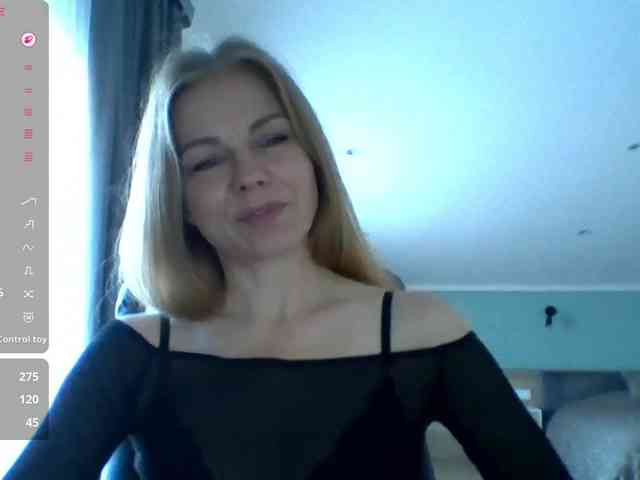 BlondaTina webcam