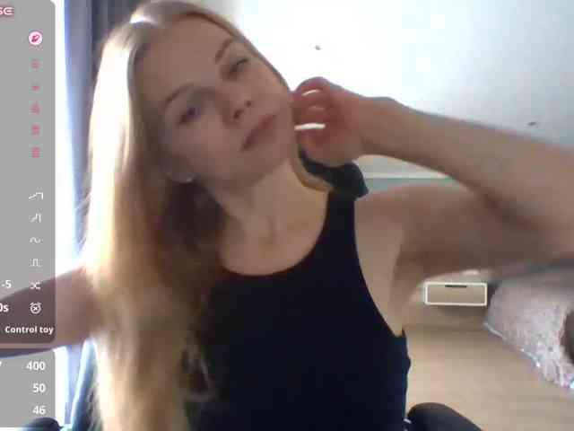 BlondaTina webcam