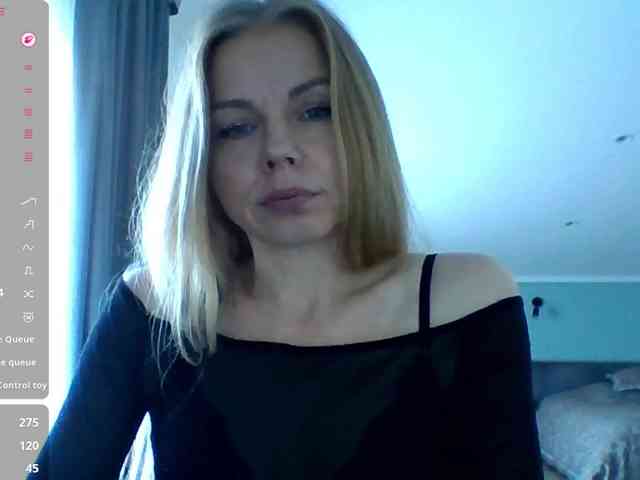BlondaTina webcam