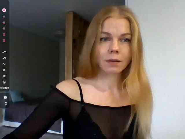 BlondaTina webcam