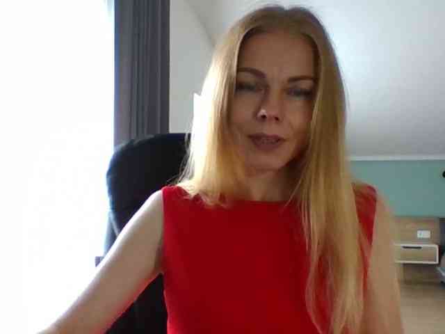 BlondaTina webcam