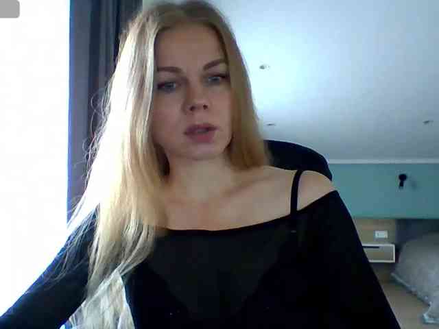 BlondaTina webcam