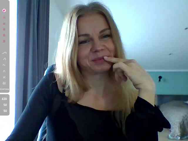 BlondaTina webcam
