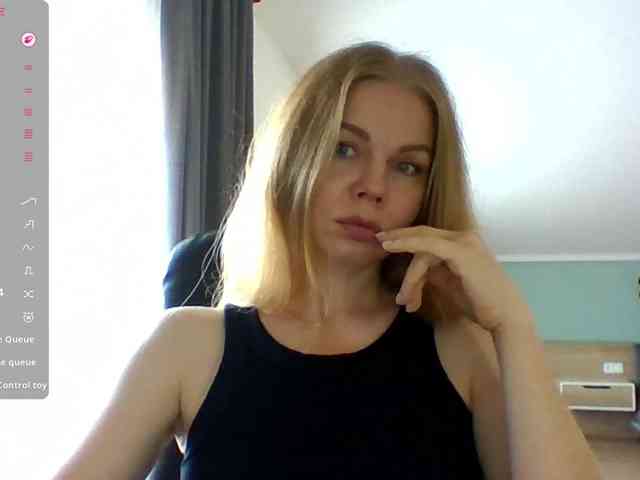 BlondaTina webcam