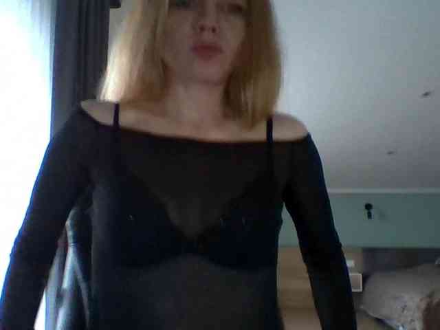 BlondaTina webcam