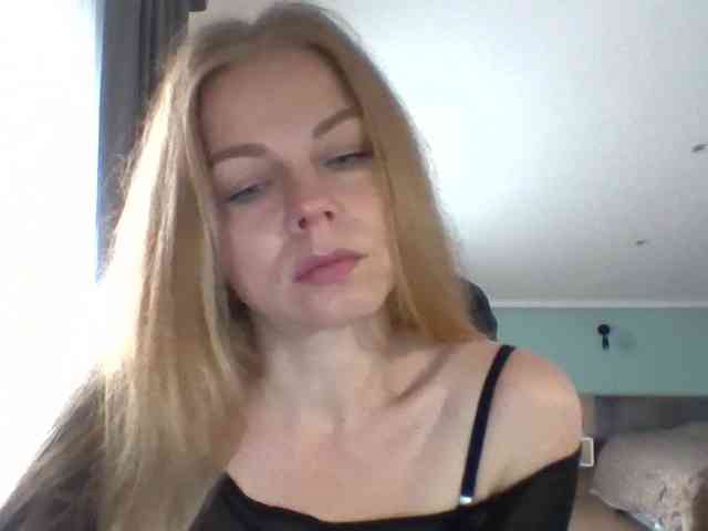 BlondaTina webcam