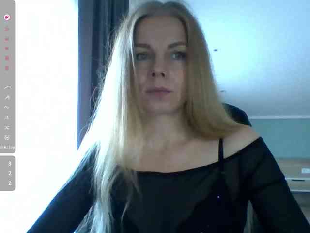 BlondaTina webcam