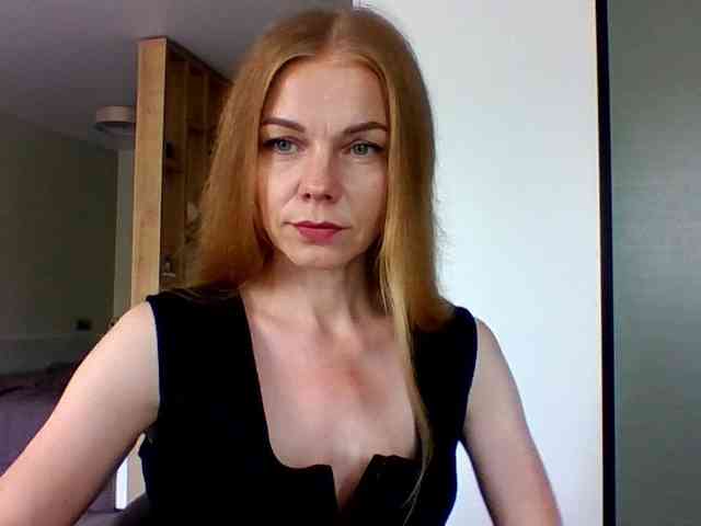 BlondaTina webcam