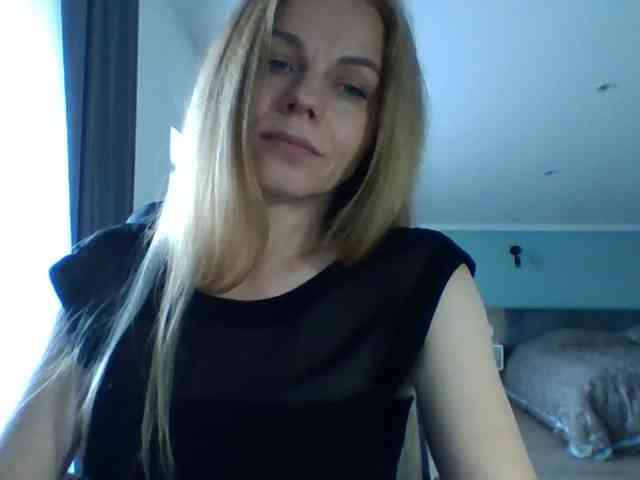 BlondaTina webcam