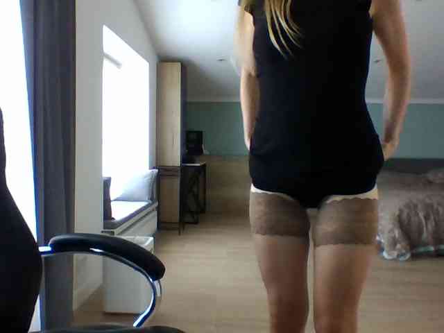 BlondaTina webcam