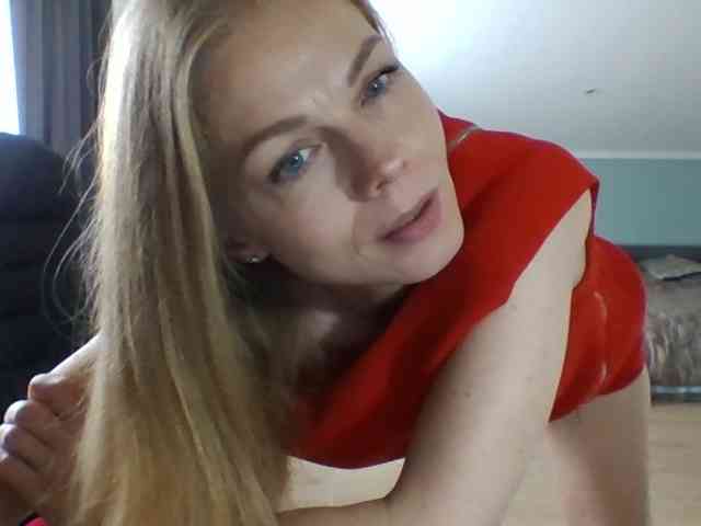 BlondaTina webcam