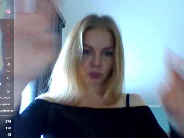 BlondaTina webcam