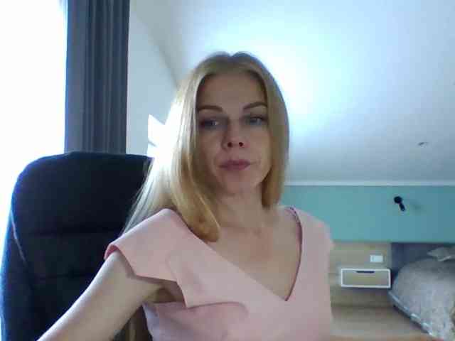 Tina45516 Live Webcam on BongaCams