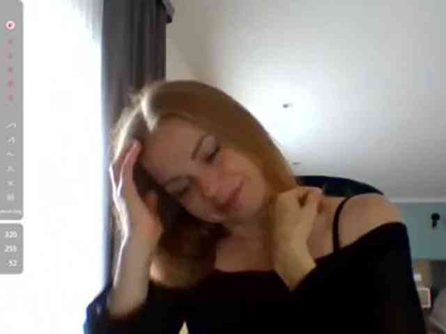 BlondaTina webcam