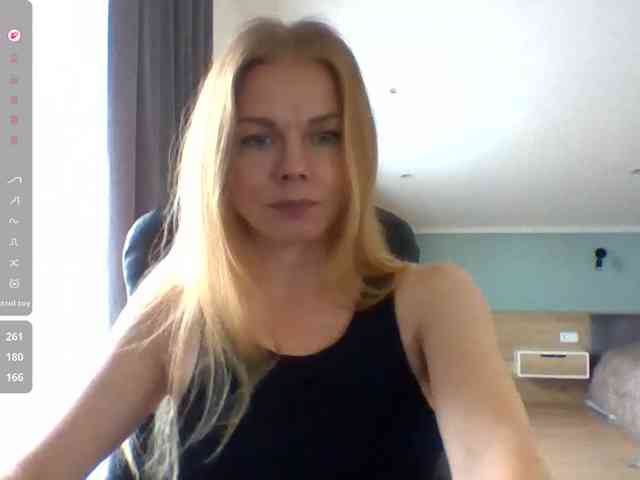BlondaTina webcam