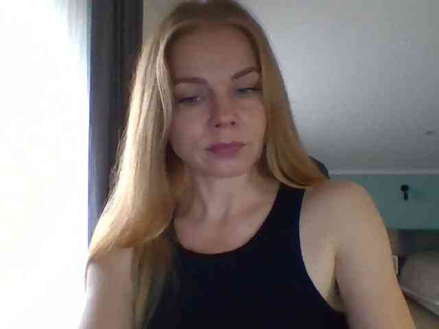 BlondaTina webcam