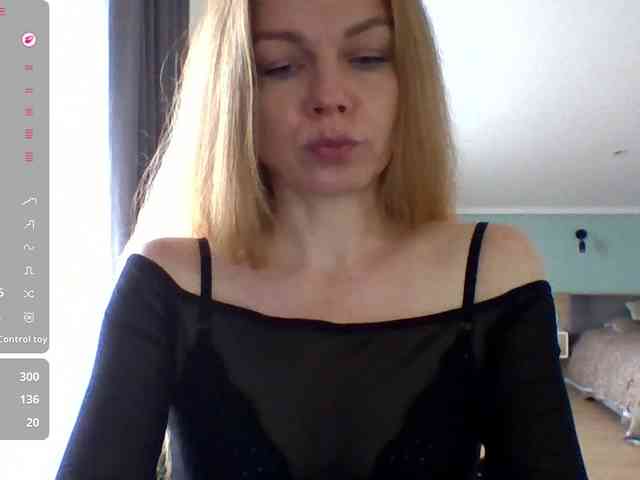 BlondaTina webcam