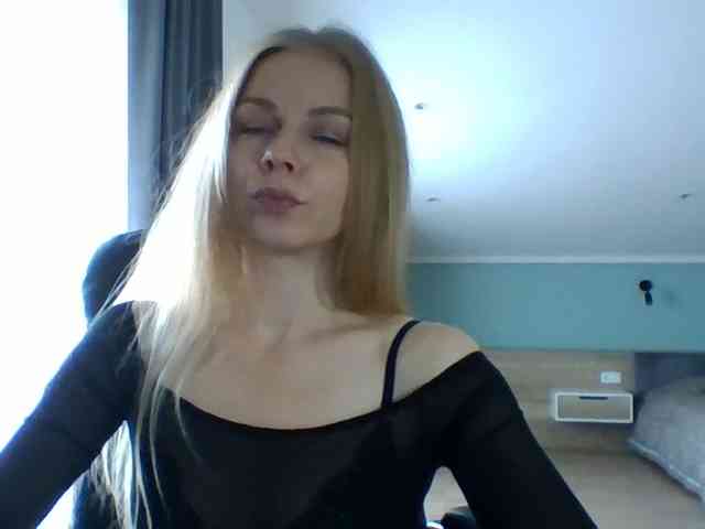 BlondaTina webcam