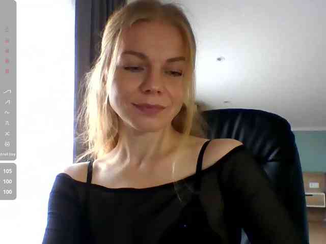BlondaTina webcam